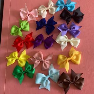 16 Pinwheel Bows